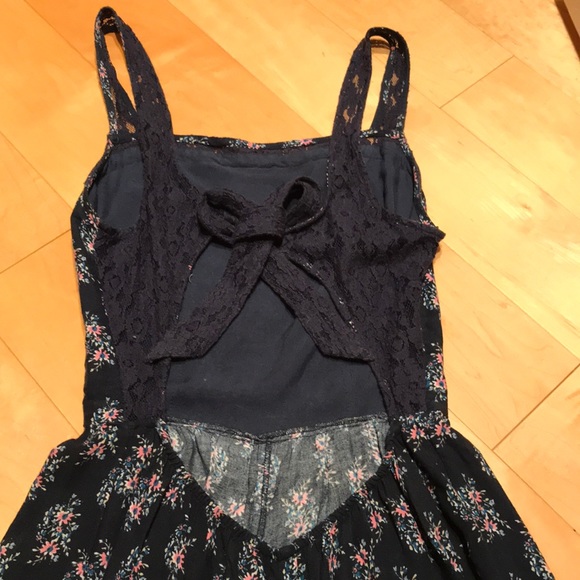 Abercrombie & Fitch Navy Floral & Lace Romper - Picture 6 of 7